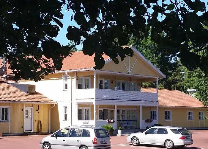 Hotell Bastö Hotel&stugby Palsbole